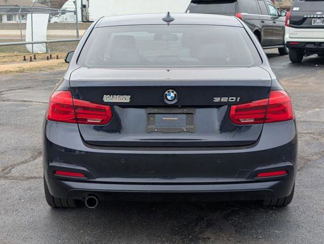 Used 2017 BMW 320i Sedan image 4