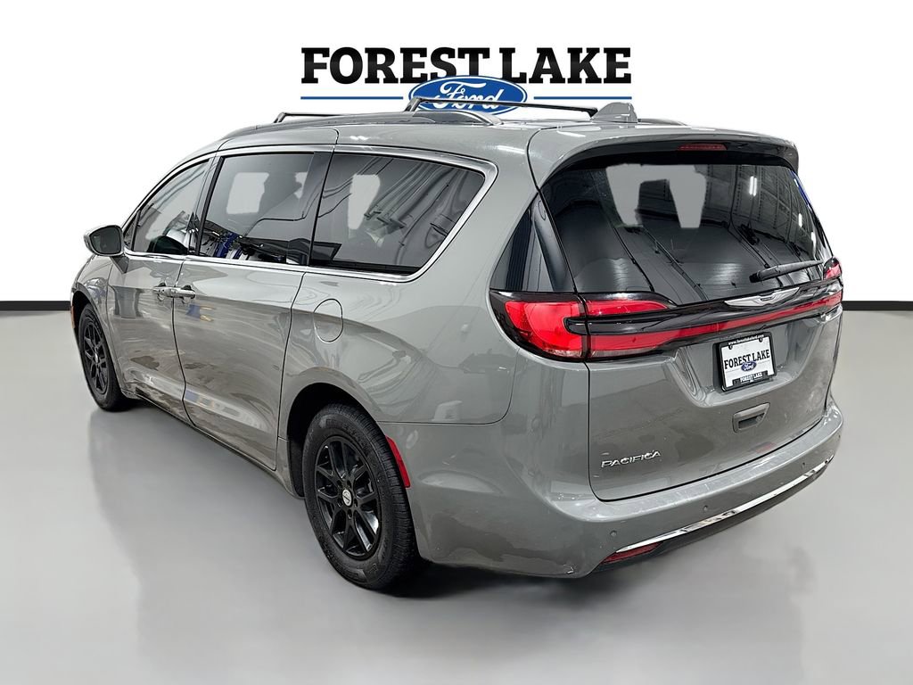 Used 2022 Chrysler Pacifica Touring-L FWD image 5