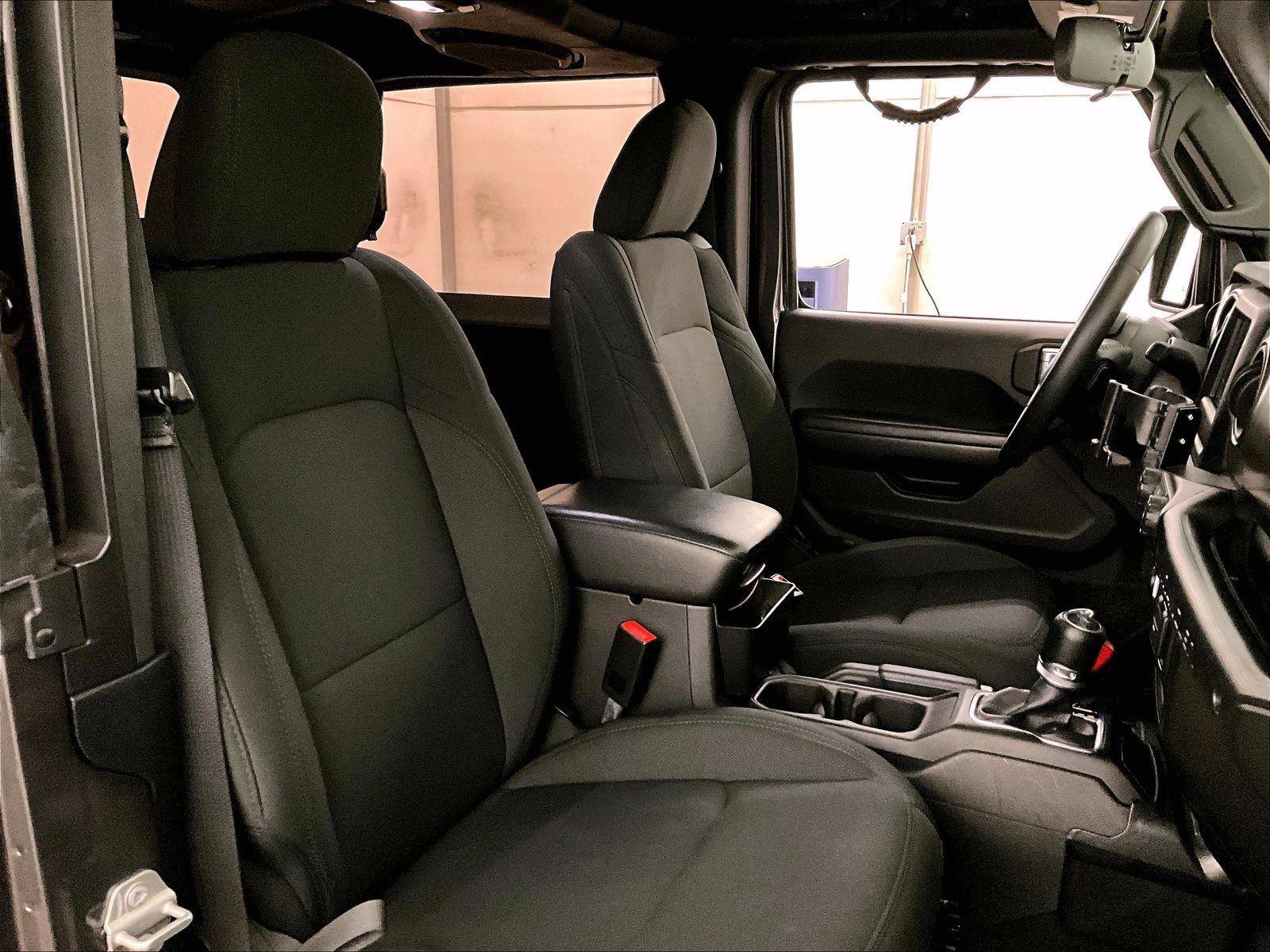 Used 2018 Jeep Wrangler Sport AWD/4WD image 7