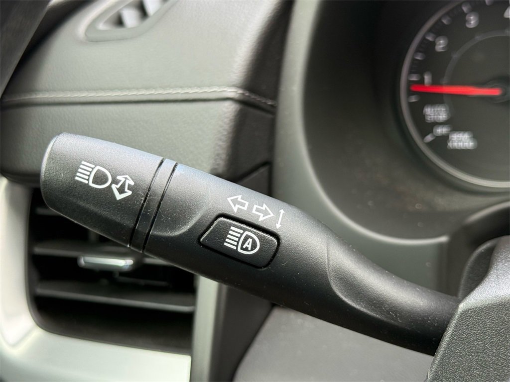 Used 2024 GMC Terrain SLE image 20