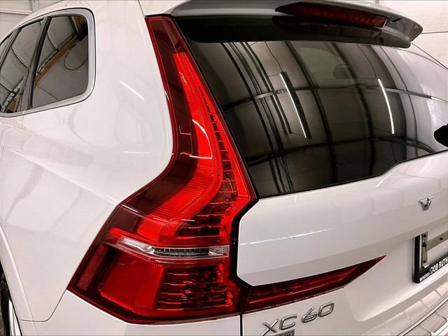 Used 2019 Volvo XC60 T5 Momentum w/ Multimedia Package AWD/4WD image 28
