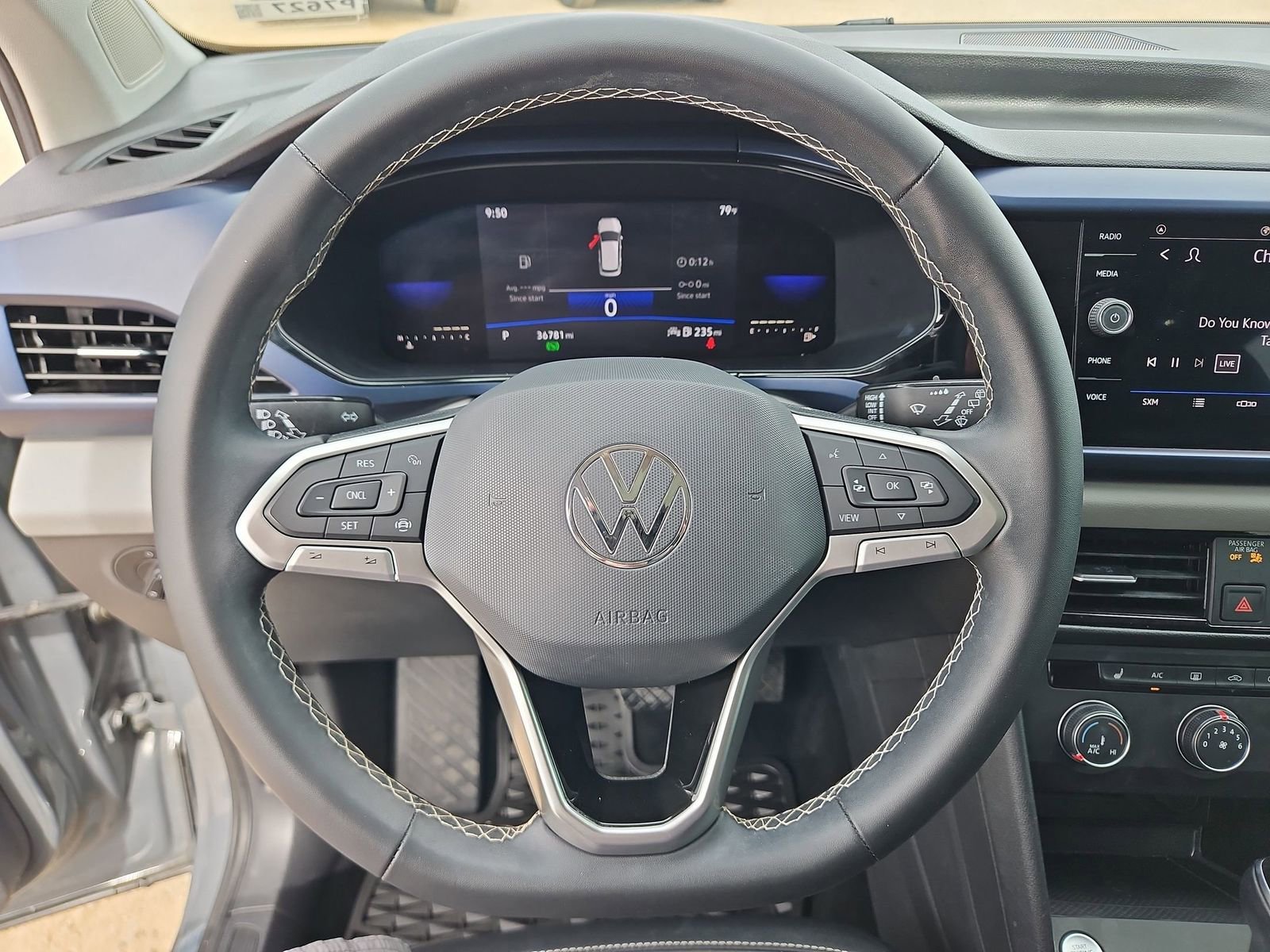 Used 2022 Volkswagen Taos SE w/ Panoramic Sunroof Package FWD image 22
