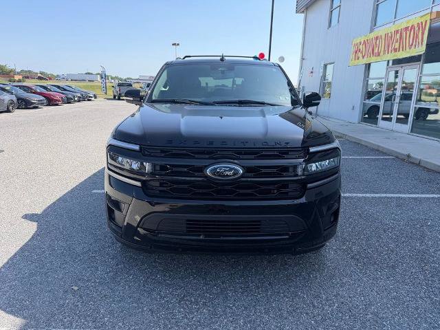 Certified 2024 Ford Expedition Limited AWD/4WD image 3