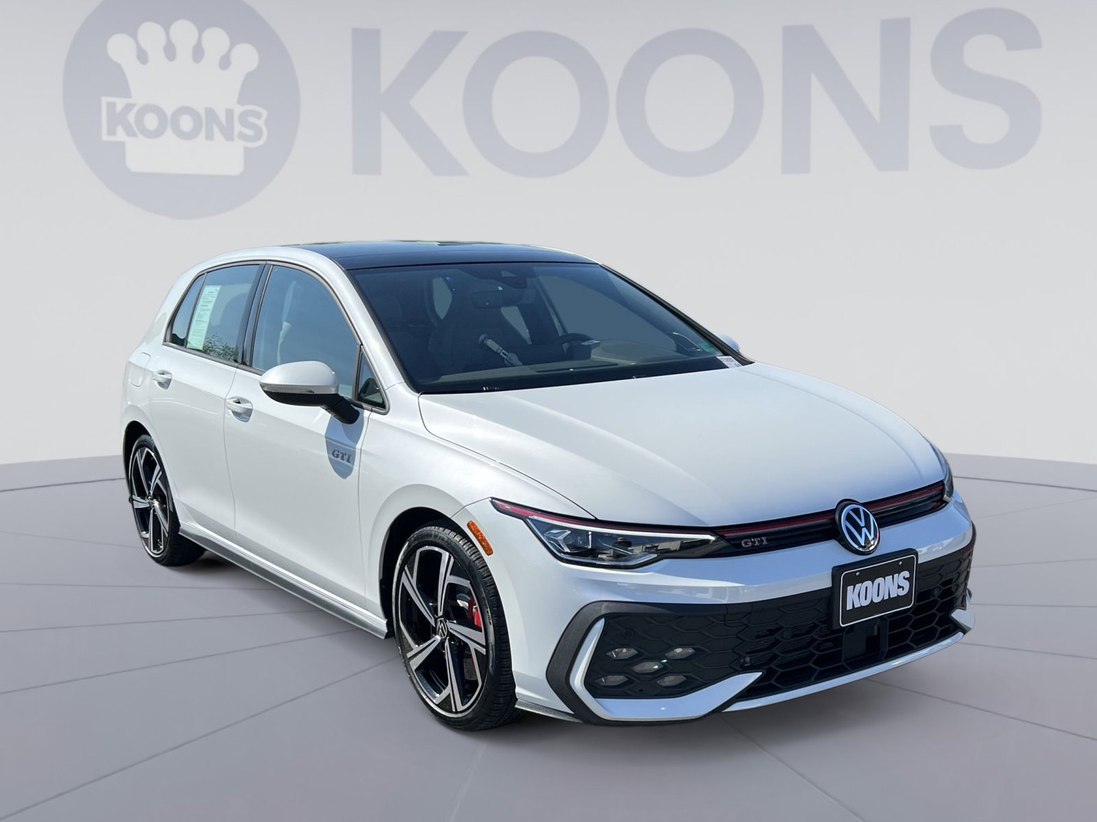 Used 2025 Volkswagen GTI SE FWD image 18
