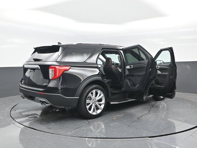 Certified 2024 Ford Explorer Platinum w/ Technology Package AWD/4WD image 30