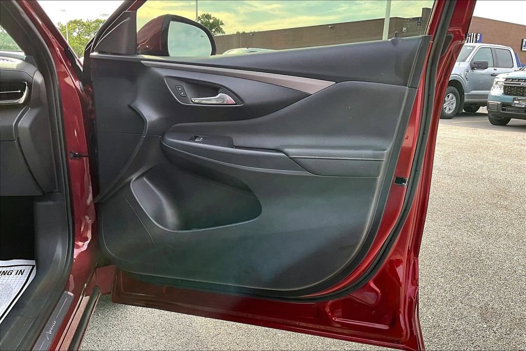 Used 2025 Buick Envista Avenir FWD image 23