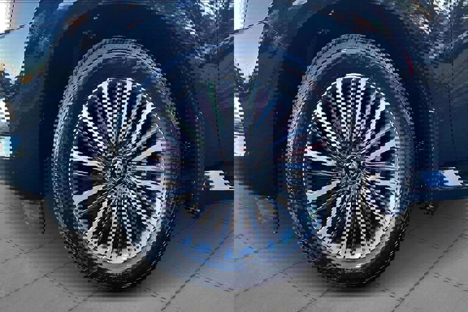 Used 2025 Nissan Armada Platinum Reserve image 12