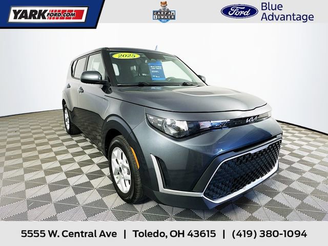 Used 2025 Kia Soul LX w/ LX Technology Package FWD image 1