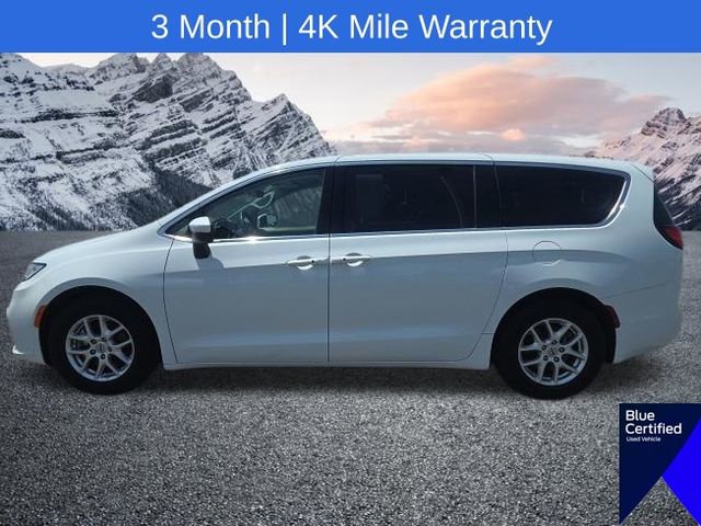 Used 2023 Chrysler Pacifica Touring-L FWD image 17