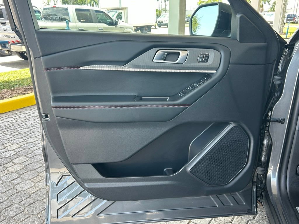Certified 2026 Ford Explorer ST-Line w/ ST-Line Street Pack RWD image 35