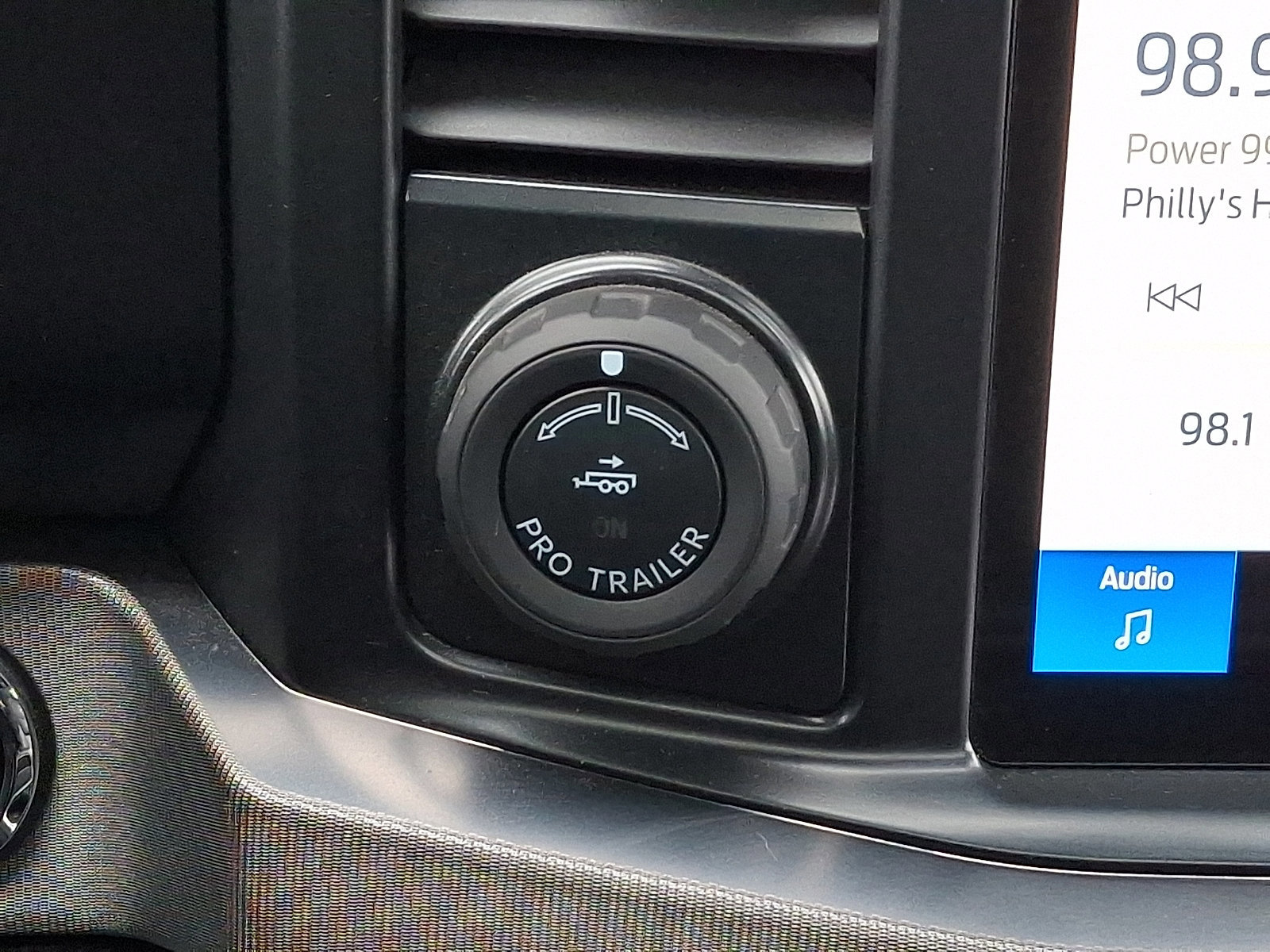 Certified 2025 Ford F450 Platinum w/ FX4 Off-Road Package image 31