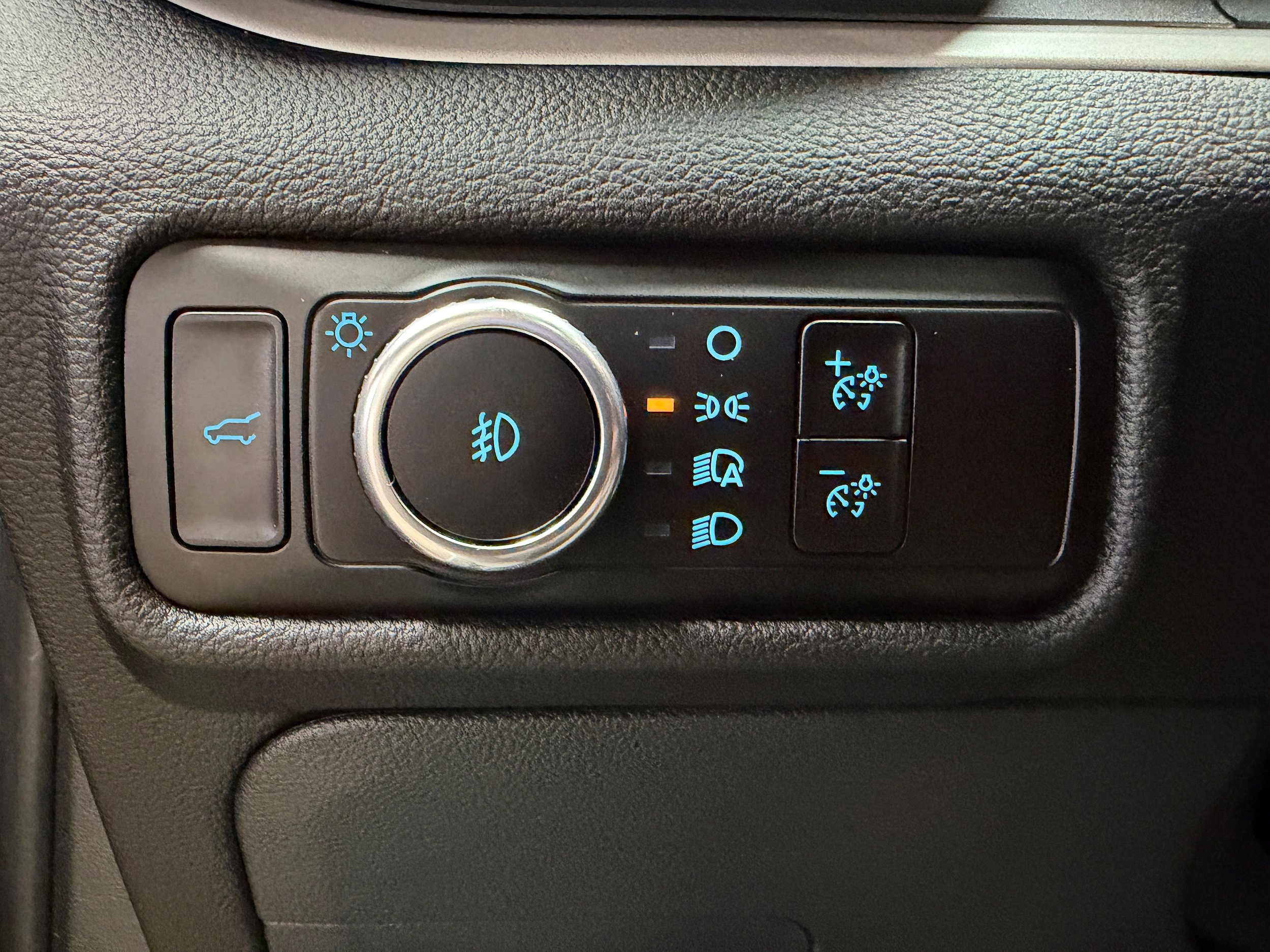 Certified 2023 Ford Explorer XLT w/ Equipment Group 202A AWD/4WD image 12