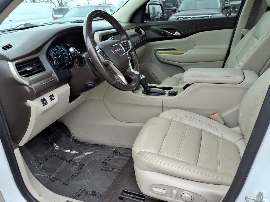 Used 2019 GMC Acadia Denali w/ Technology Package AWD/4WD image 10