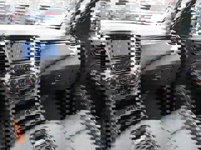 Used 2020 Chevrolet Suburban Premier image 22