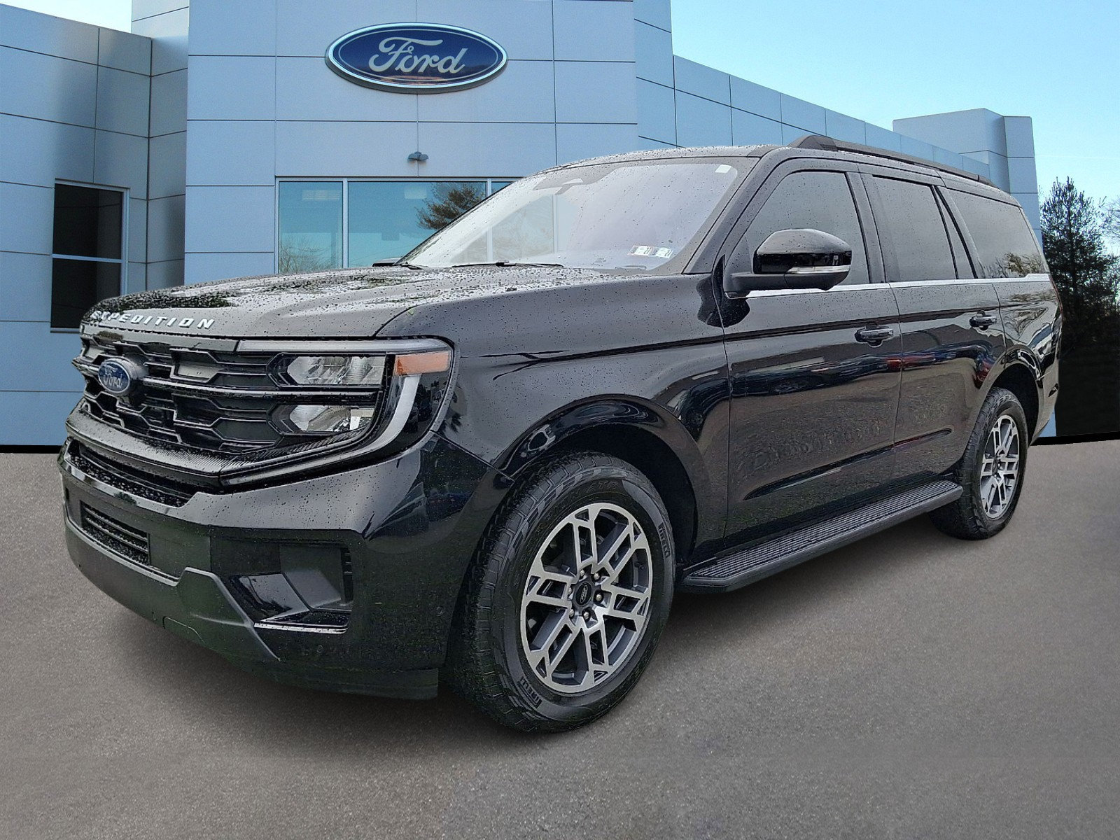 Certified 2025 Ford Expedition Active AWD/4WD image 4