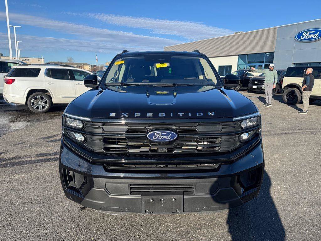 Certified 2025 Ford Expedition Active AWD/4WD image 7