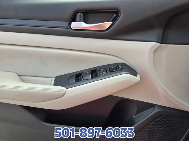 Used 2025 Nissan Altima 2.5 SV FWD image 24