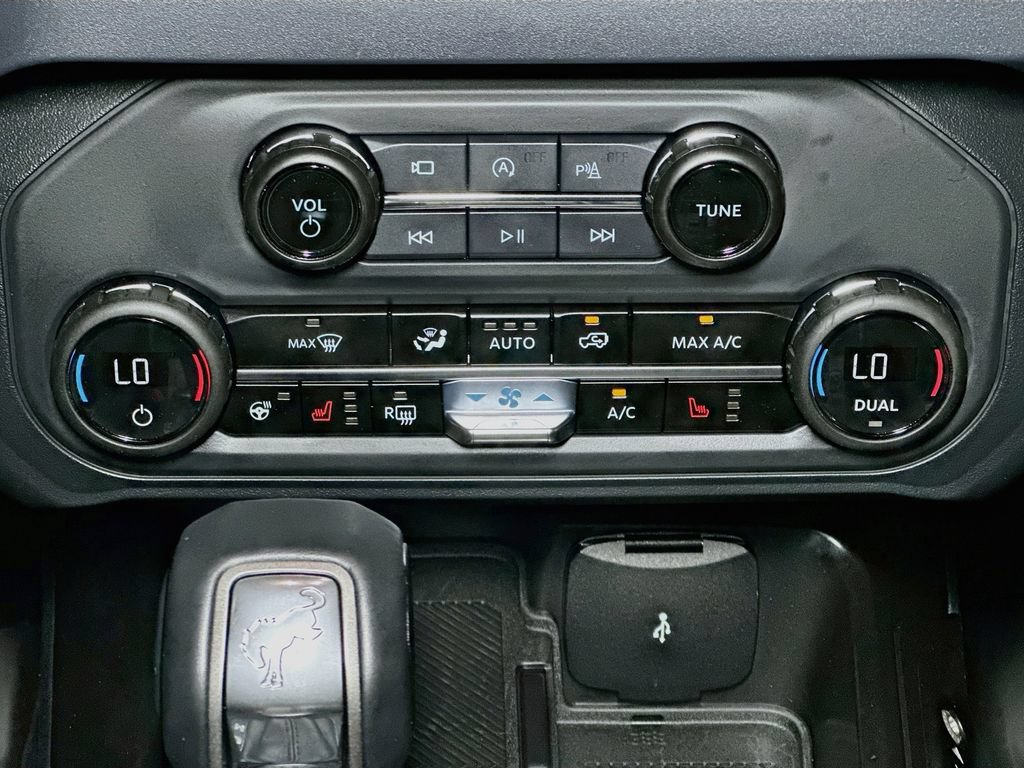 Certified 2025 Ford Bronco Outer Banks AWD/4WD image 13