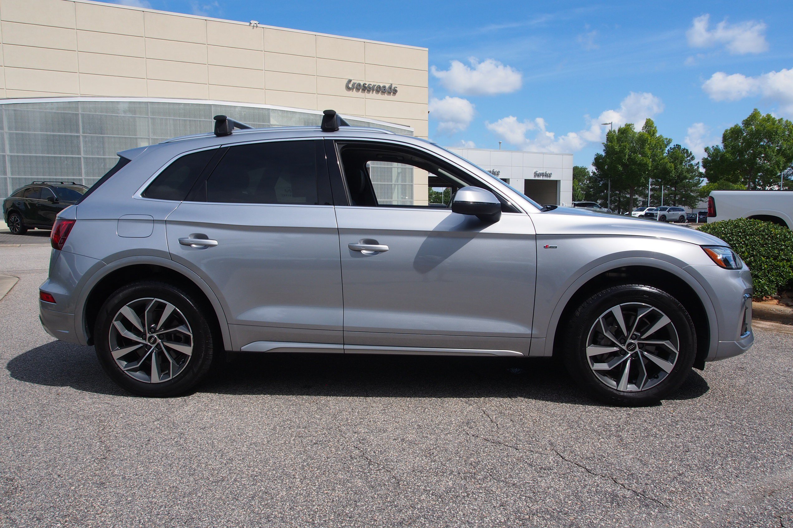 Used 2023 Audi Q5 2.0T Premium w/ Convenience Package AWD/4WD image 9