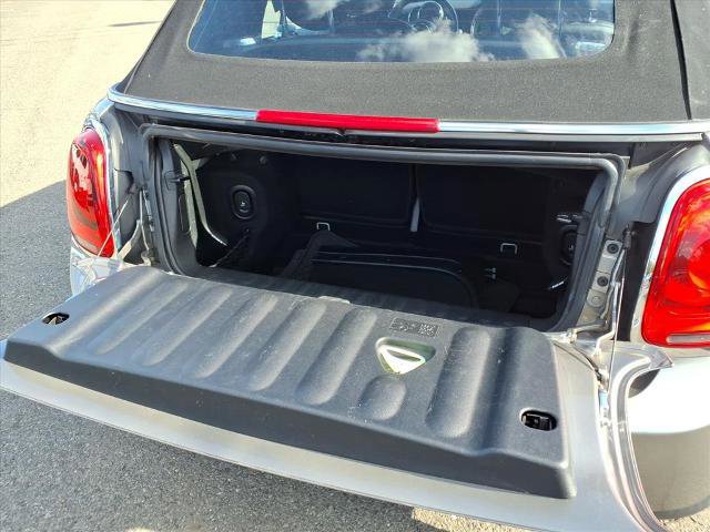 Used 2018 MINI Cooper Convertible image 22