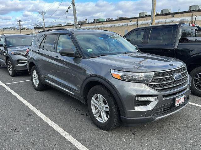 Certified 2022 Ford Explorer XLT w/ Equipment Group 202A image 4