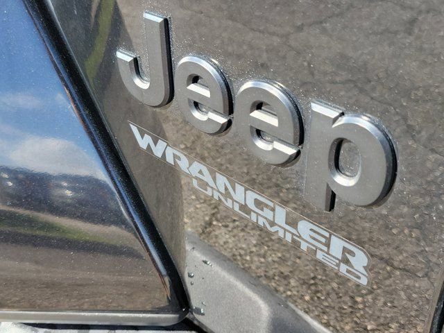 Used 2021 Jeep Wrangler Unlimited Sahara image 9