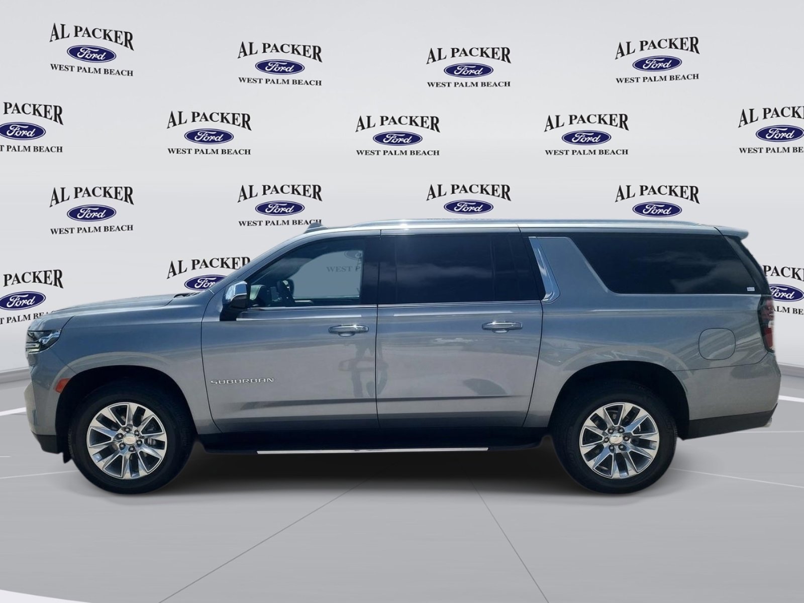 Used 2023 Chevrolet Suburban Premier image 2