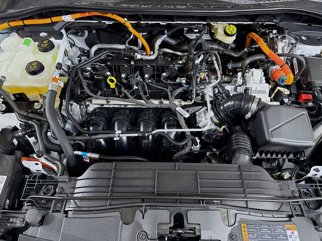 Certified 2025 Ford Escape Platinum FWD image 30