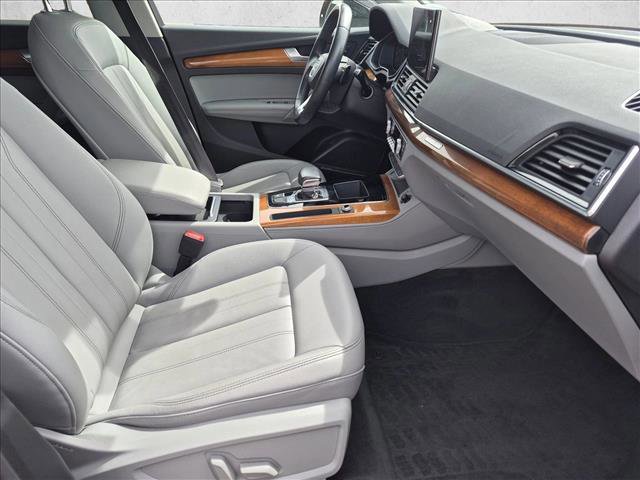 Used 2022 Audi Q5 2.0T Premium Plus w/ Premium Plus Package AWD/4WD image 23