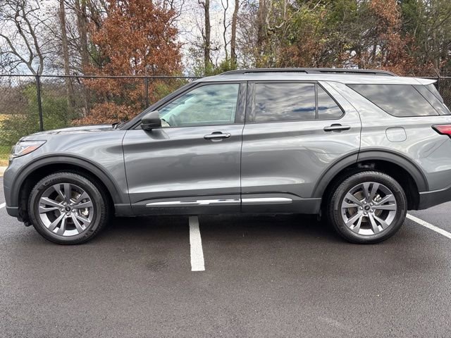 Certified 2025 Ford Explorer Active w/ Active Comfort Package image 2