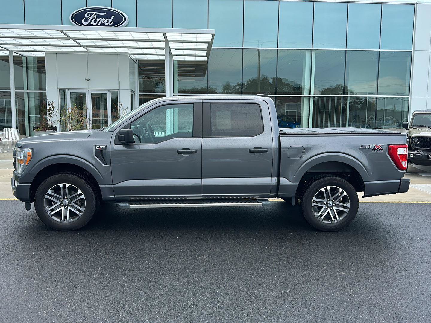 Certified 2021 Ford F150 XL w/ STX Appearance Package AWD/4WD image 8