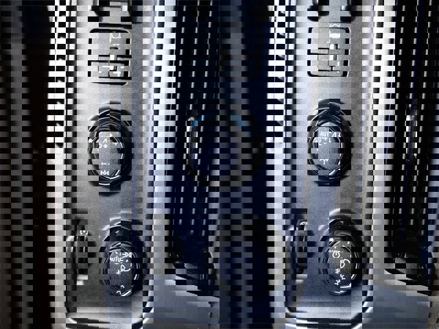 Used 2018 GMC Sierra 1500 SLT image 23