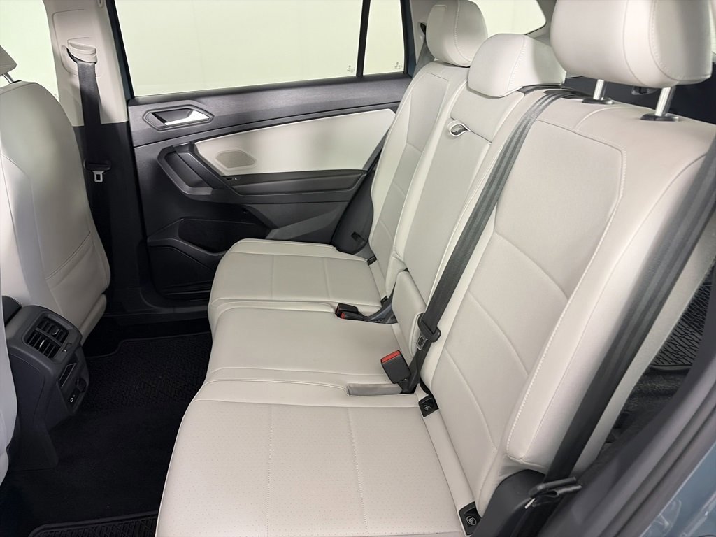 Used 2021 Volkswagen Tiguan SE image 13