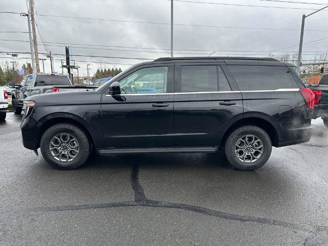 Certified 2025 Ford Expedition Active AWD/4WD image 3
