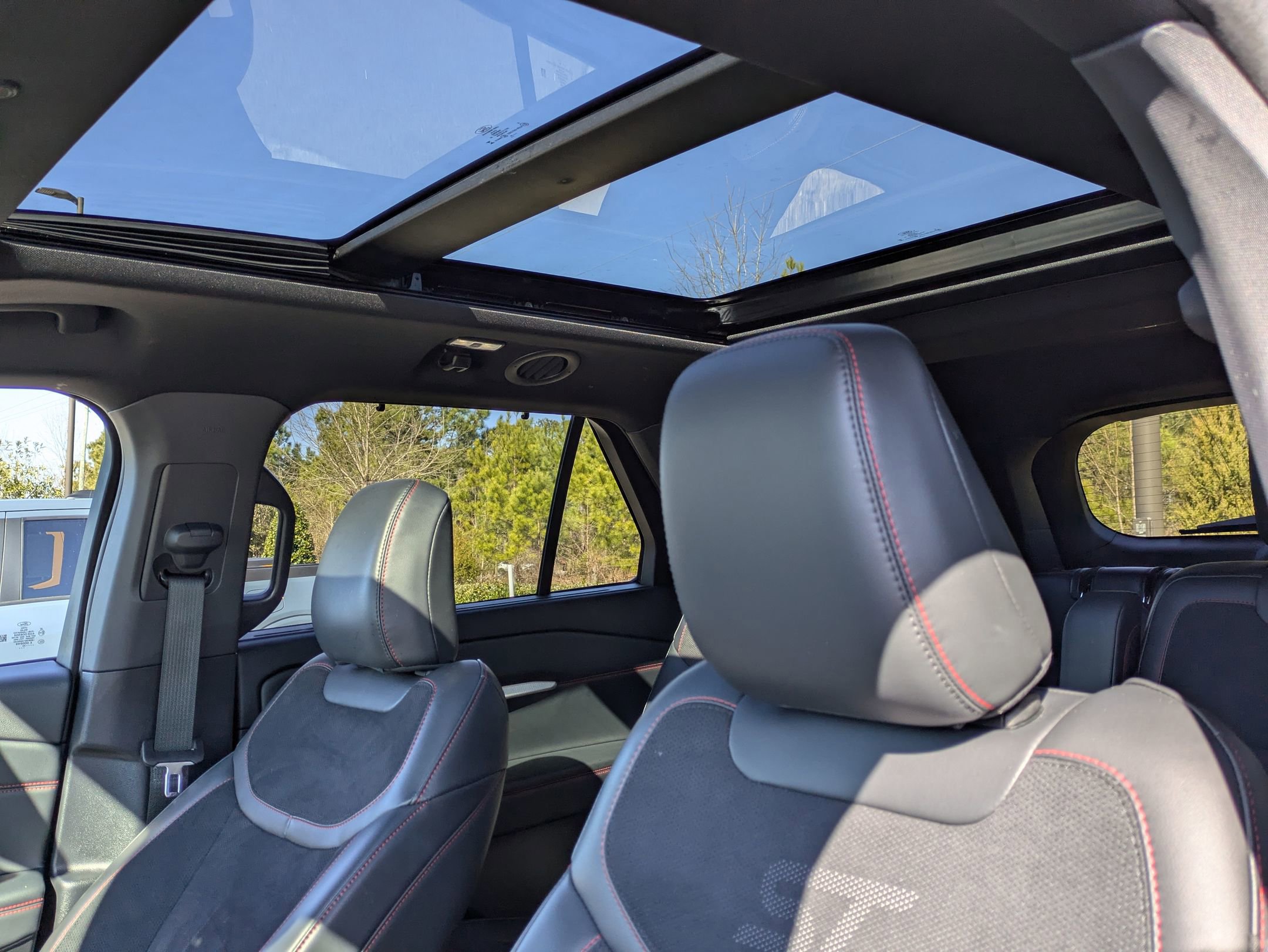 Certified 2025 Ford Explorer ST image 28