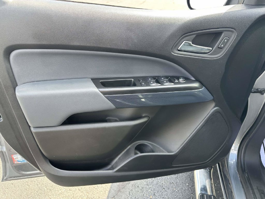 Used 2022 Chevrolet Colorado Z71 AWD/4WD image 9