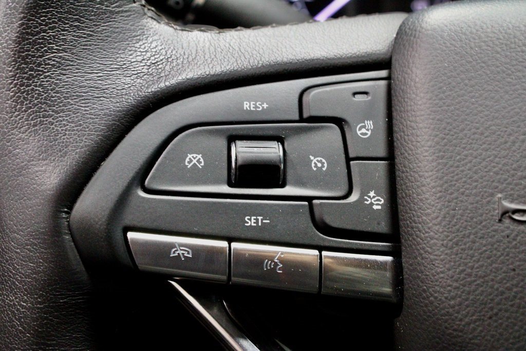 Used 2025 Cadillac XT6 Premium Luxury image 30