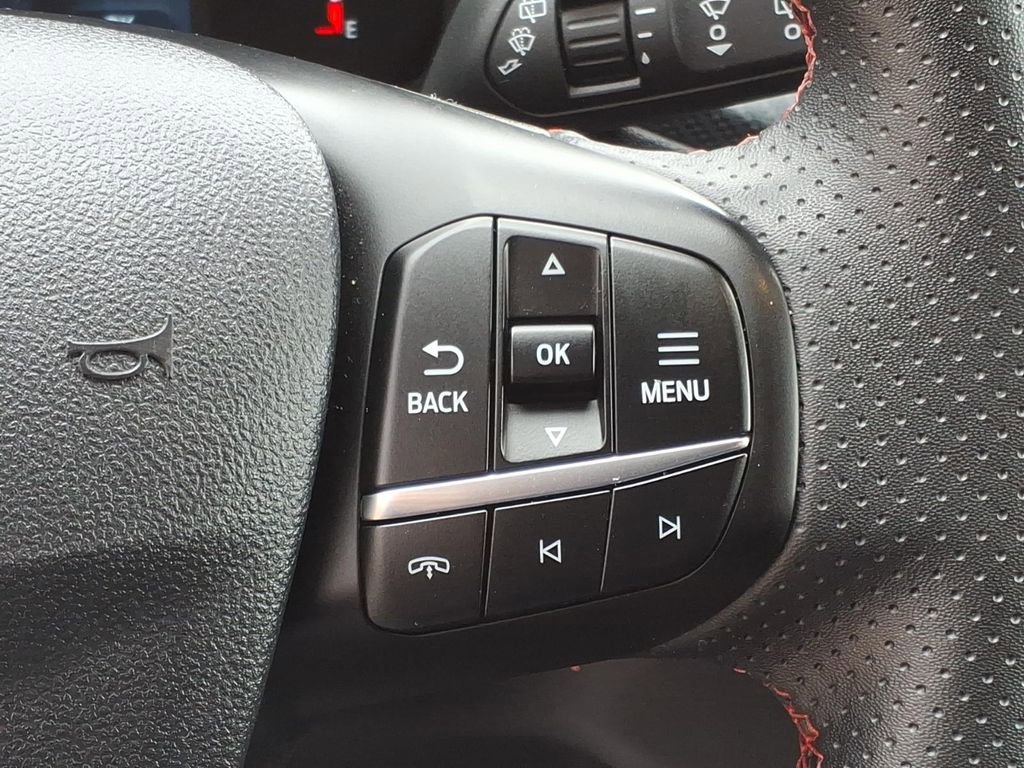 Certified 2025 Ford Escape ST-Line AWD/4WD image 26