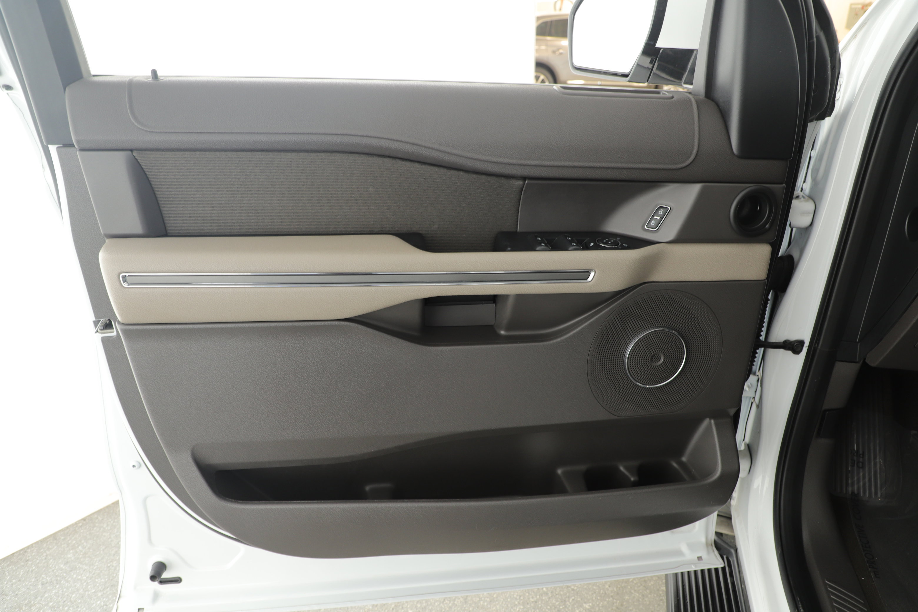 Certified 2020 Ford Expedition XLT image 8