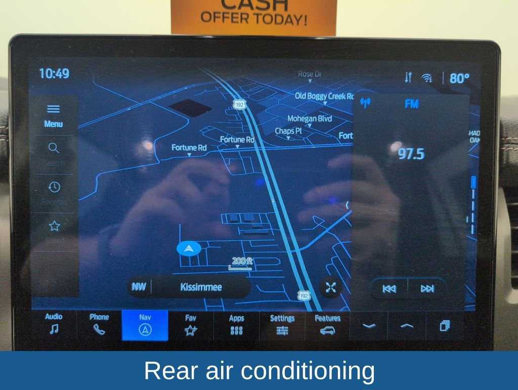 Certified 2024 Ford Expedition XLT image 28