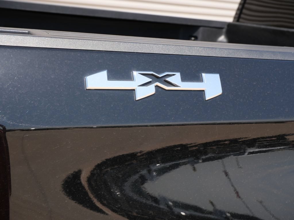 Used 2025 GMC Sierra 1500 SLT AWD/4WD image 11