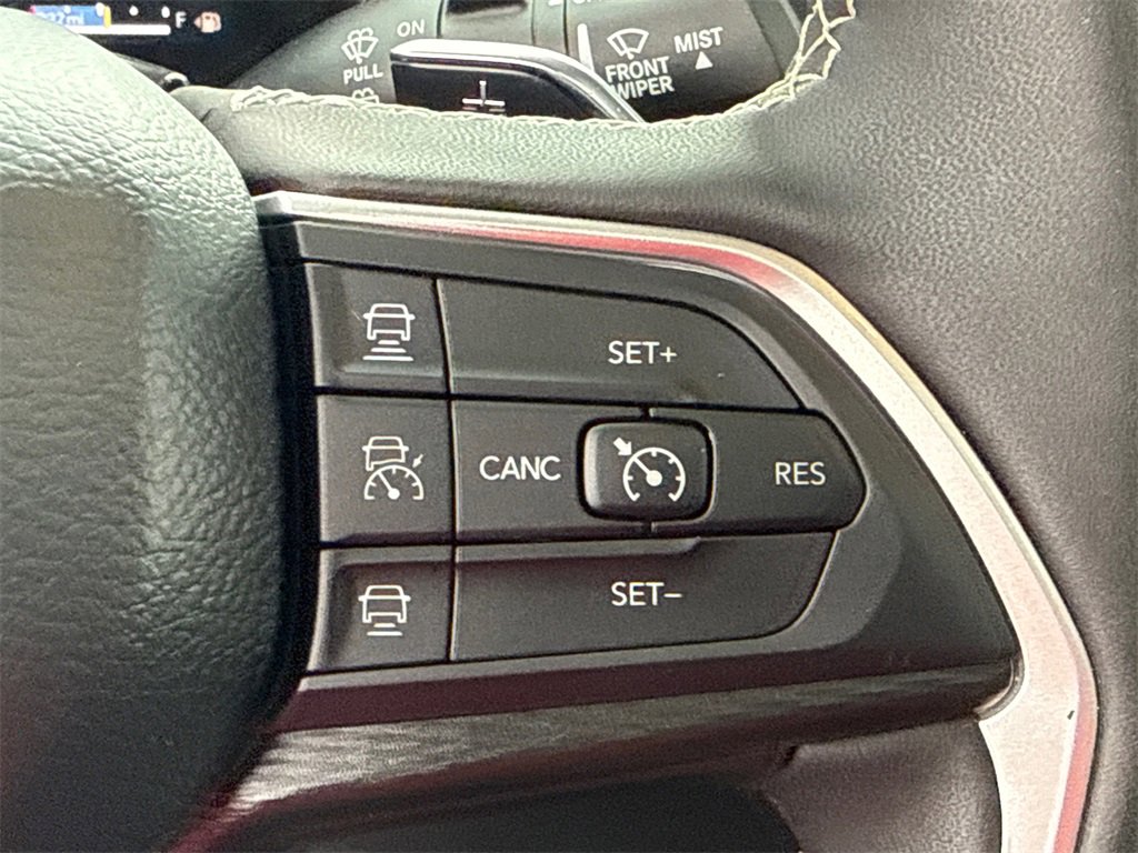 Used 2025 Jeep Grand Cherokee L Altitude image 28