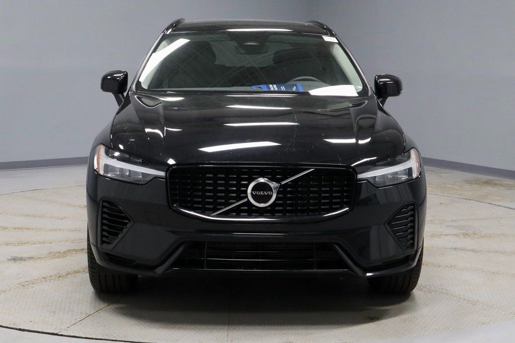 Used 2024 Volvo XC60 T8 Core image 8