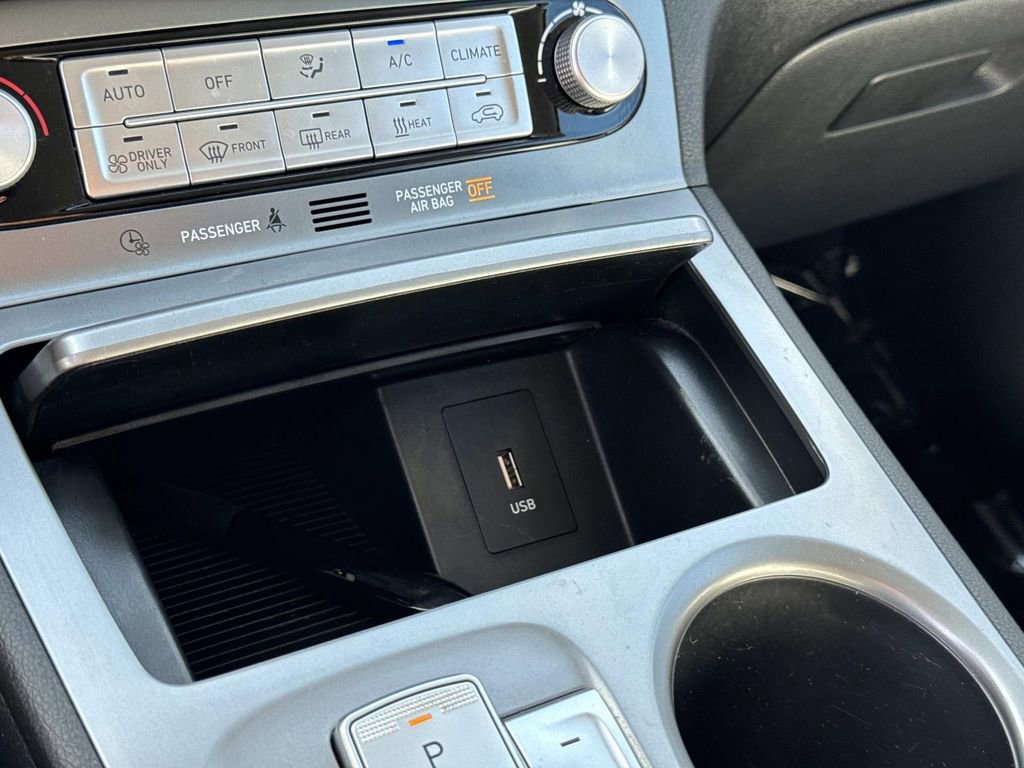 Used 2023 Hyundai Kona SE image 30