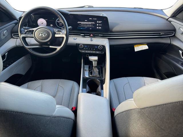 Used 2023 Hyundai Elantra Limited w/ Preferred Accessory Package FWD image 10