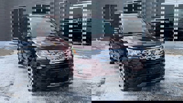 Certified 2018 Ford Explorer XLT w/ Equipment Group 201A image 4