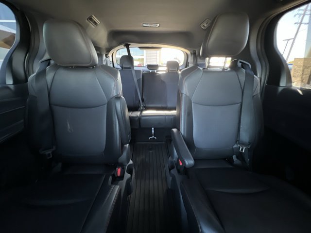 Used 2023 Toyota Sienna XSE w/ XSE Plus Package FWD image 22