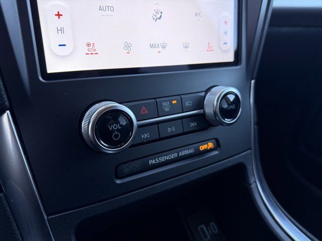 Certified 2024 Ford Edge Titanium image 29