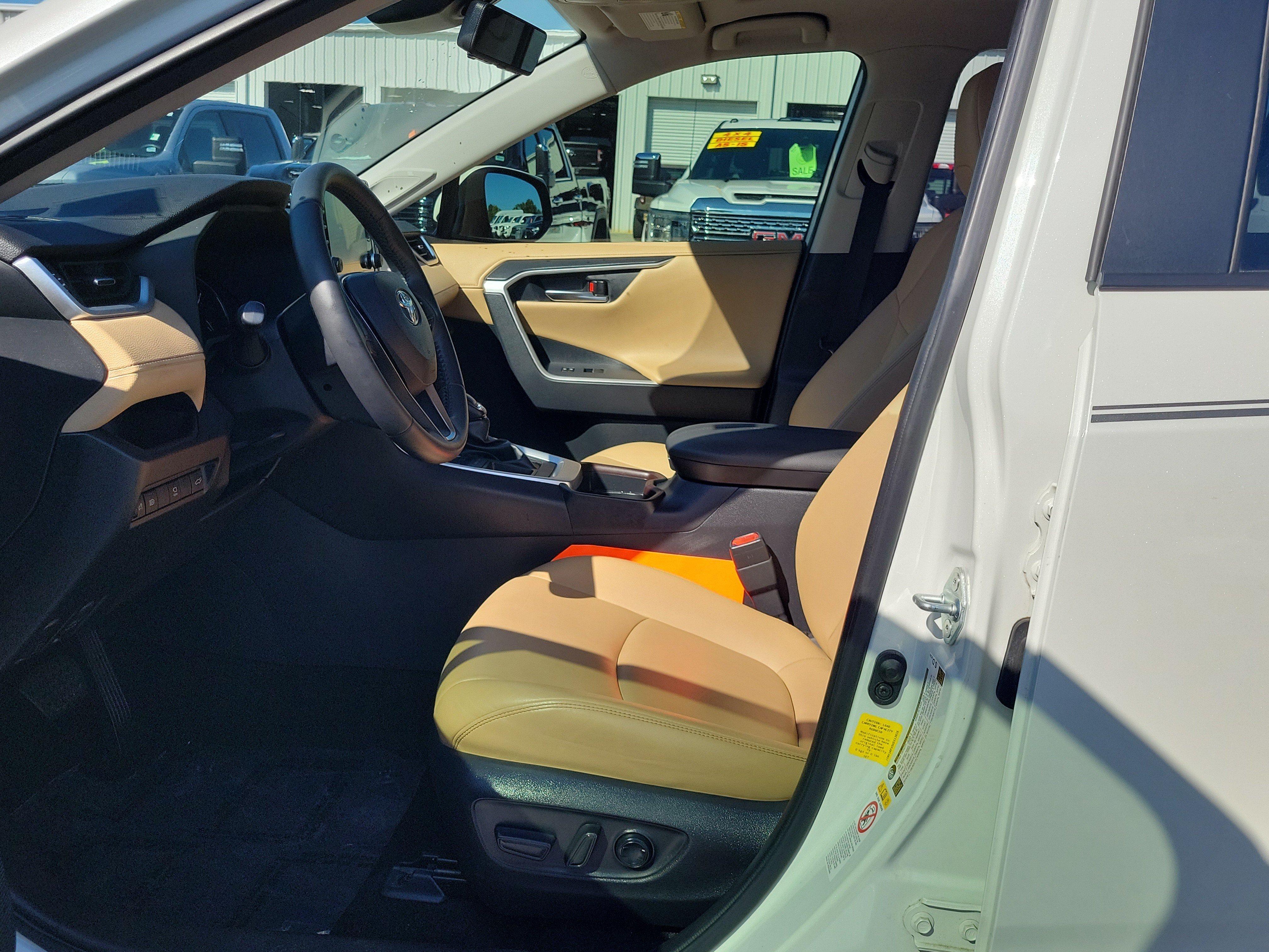Used 2019 Toyota RAV4 Limited w/ Advanced Technology Package FWD image 21