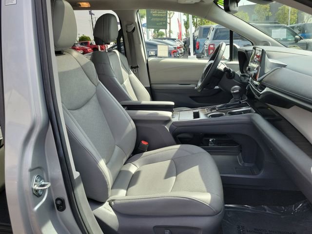 Used 2021 Toyota Sienna Limited FWD image 22